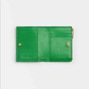 Bottega Veneta Bifold Zipped Wallet